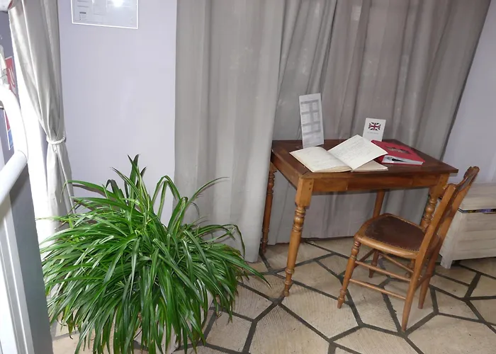Logis Hotel & Restaurant Le Saint Savinien