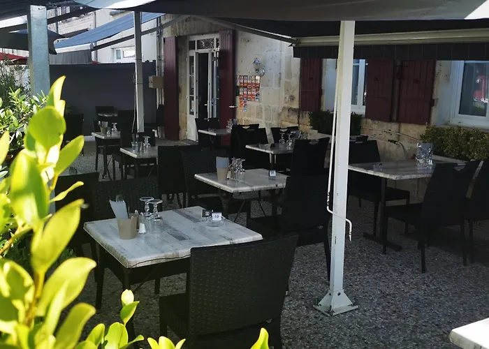 Logis Hotel & Restaurant Le Saint Savinien