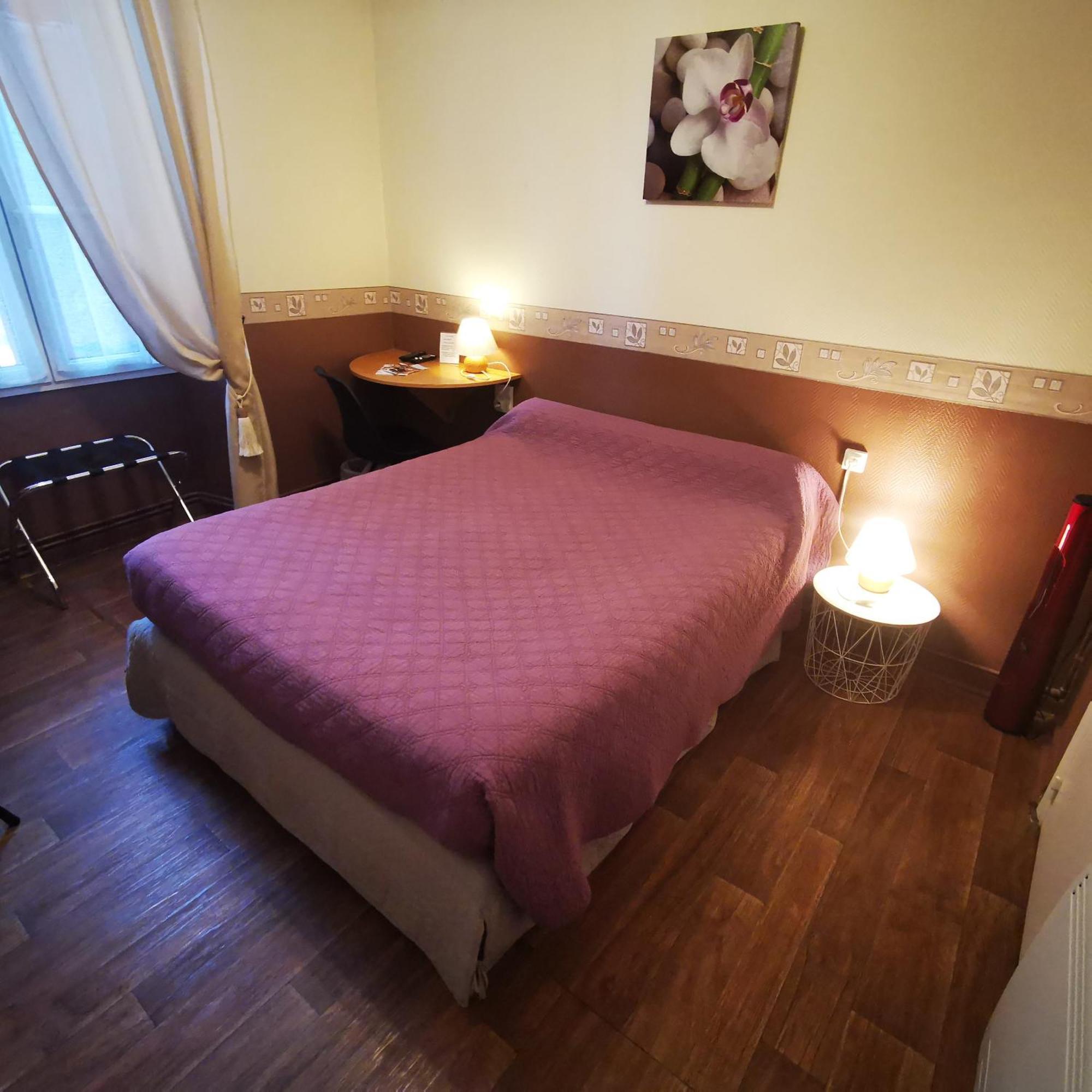 Logis & Restaurant Le Savinien Hotel 2*