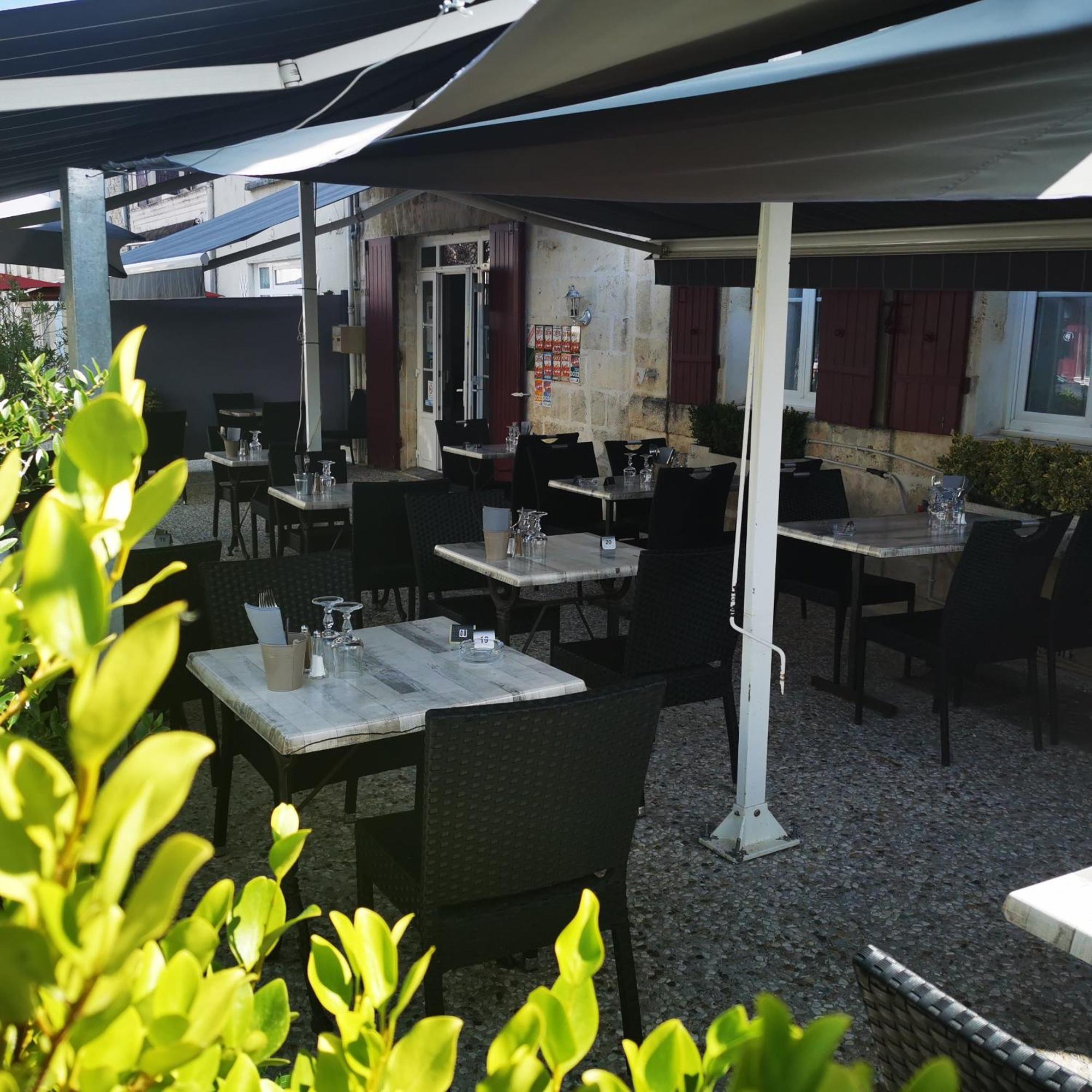 Logis & Restaurant Le Savinien Hotel Saint-Savinien