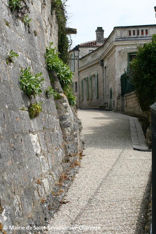 Hotel Logis & Restaurant Le Savinien Saint-Savinien